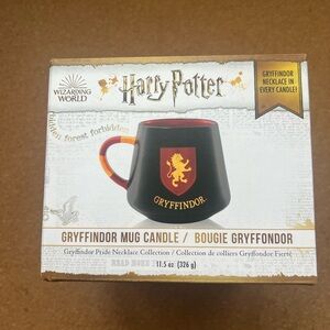 Charmed Aroma - Harry Potter Gryffindor Mug Candle